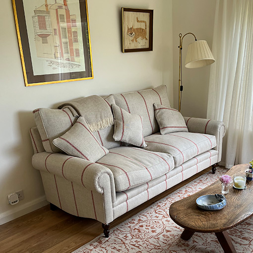 1 Aldingbourne 3 Seater Sofa in Grain Sack Linen Stripe Red